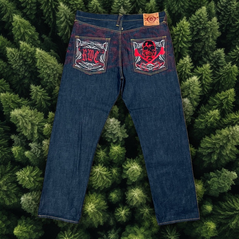 RMC RED MONKEY JEANS
EMBROIDERED SKULL AND CROSSBONES
